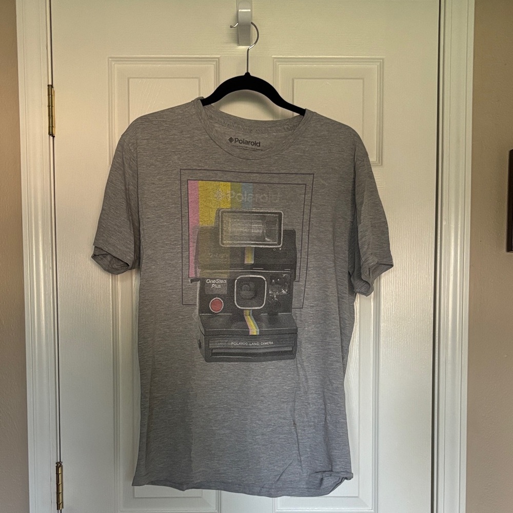 Polaroid Vintage Camera Graphic Tee in Gray
